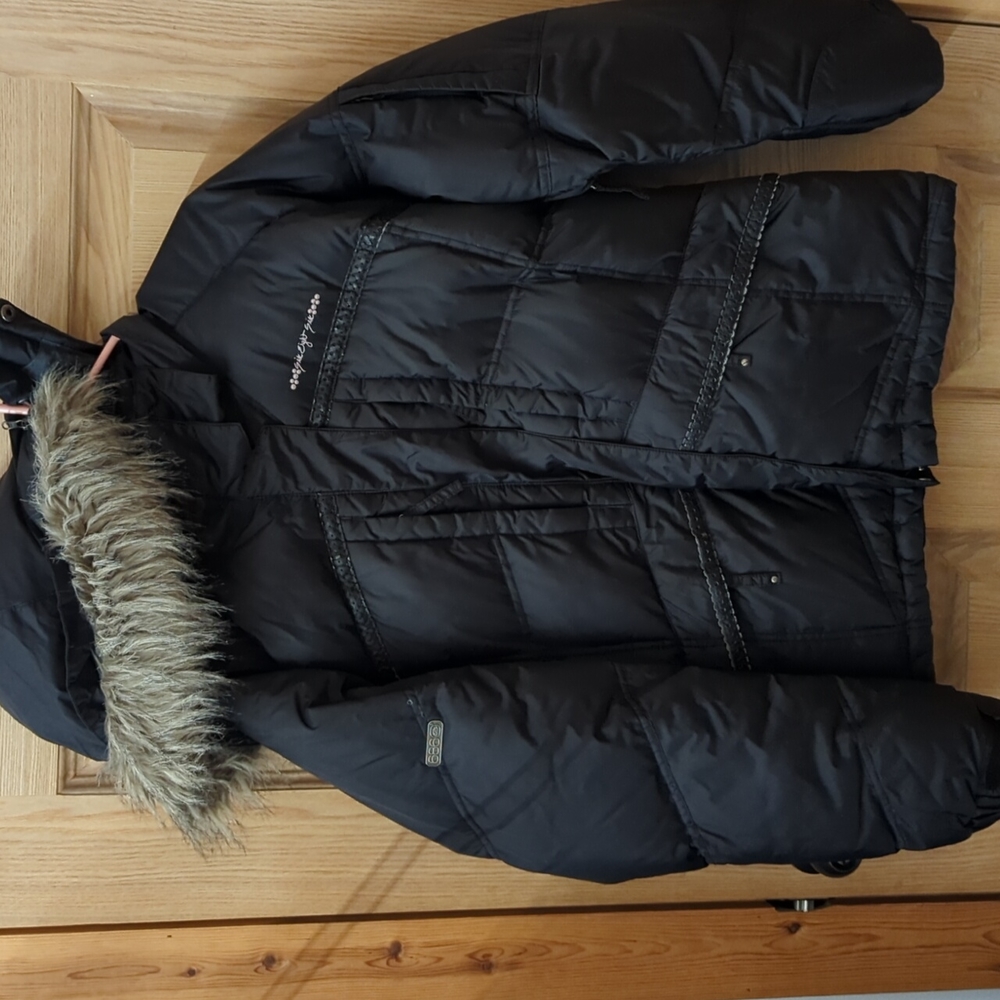 686 Ace snowboarding puff jacket Audrey Kawasaki black snow with powder skirt